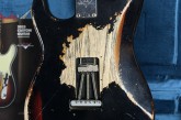 Fender Custom Shop 63 Stratocaster Super Heavy Relic SUper Faded Aged Black-4.jpg